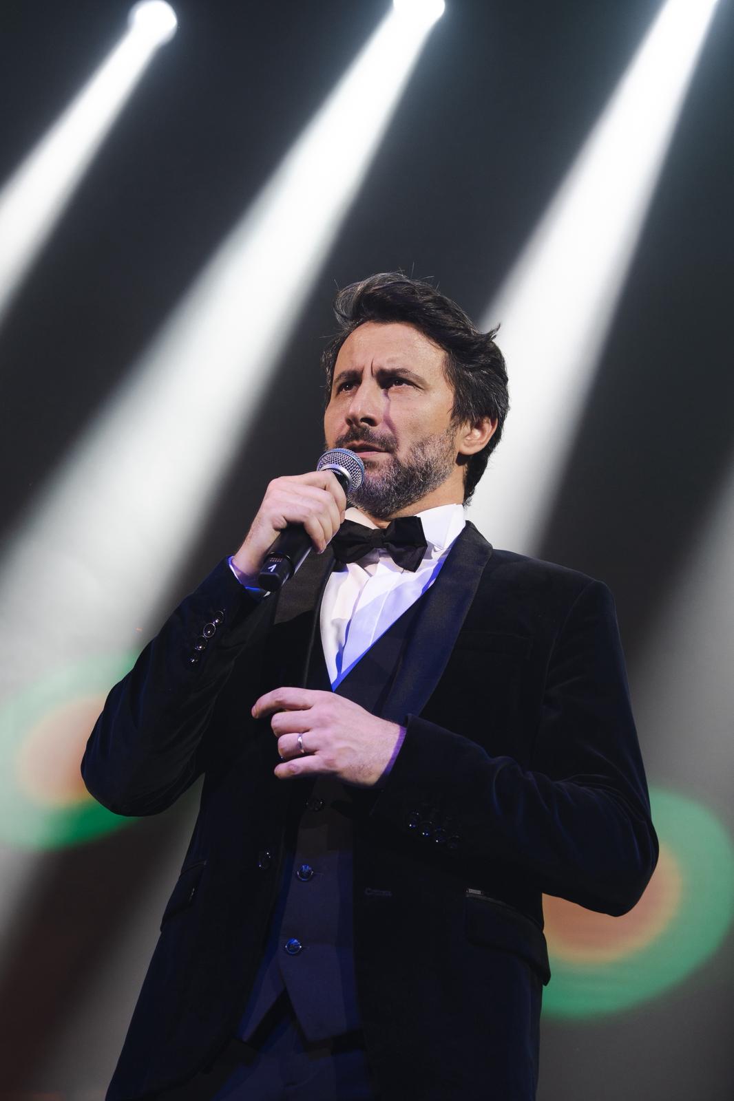 Soprana Irina Baiant a umplut Sala Palatului cu emoție, lumină și aplauze la Illuminarium Echo, concert crossover