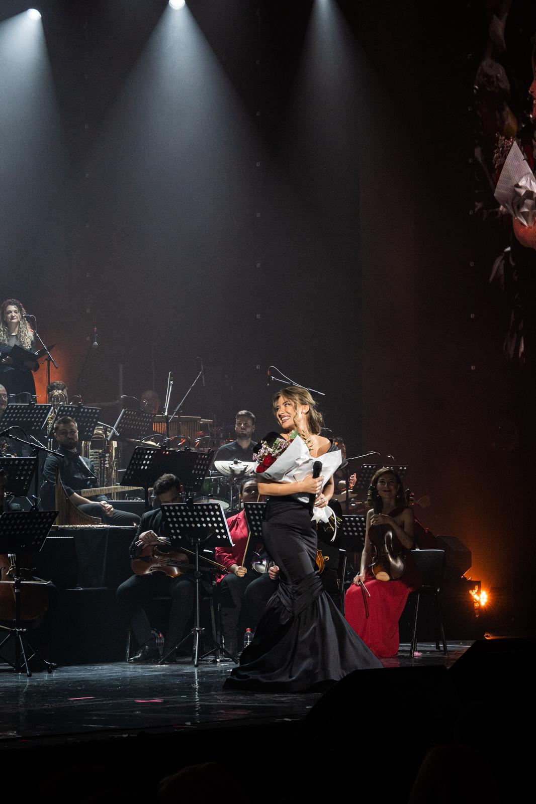 Soprana Irina Baiant a umplut Sala Palatului cu emoție, lumină și aplauze la Illuminarium Echo, concert crossover