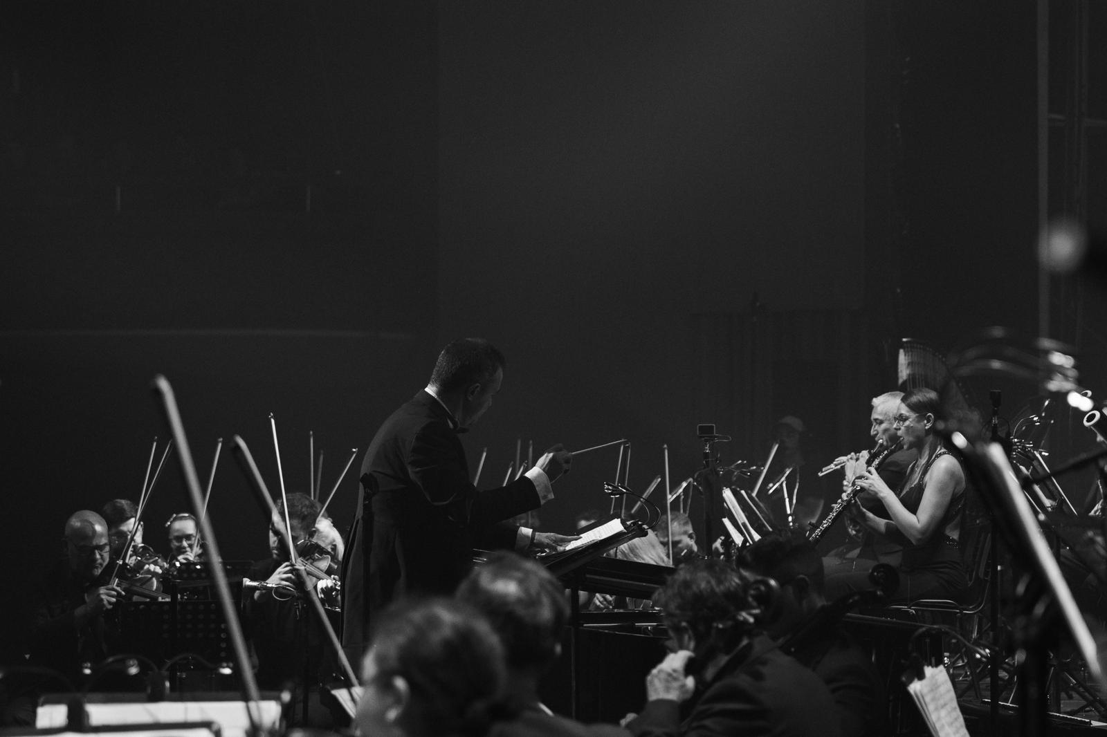 Soprana Irina Baiant a umplut Sala Palatului cu emoție, lumină și aplauze la Illuminarium Echo, concert crossover