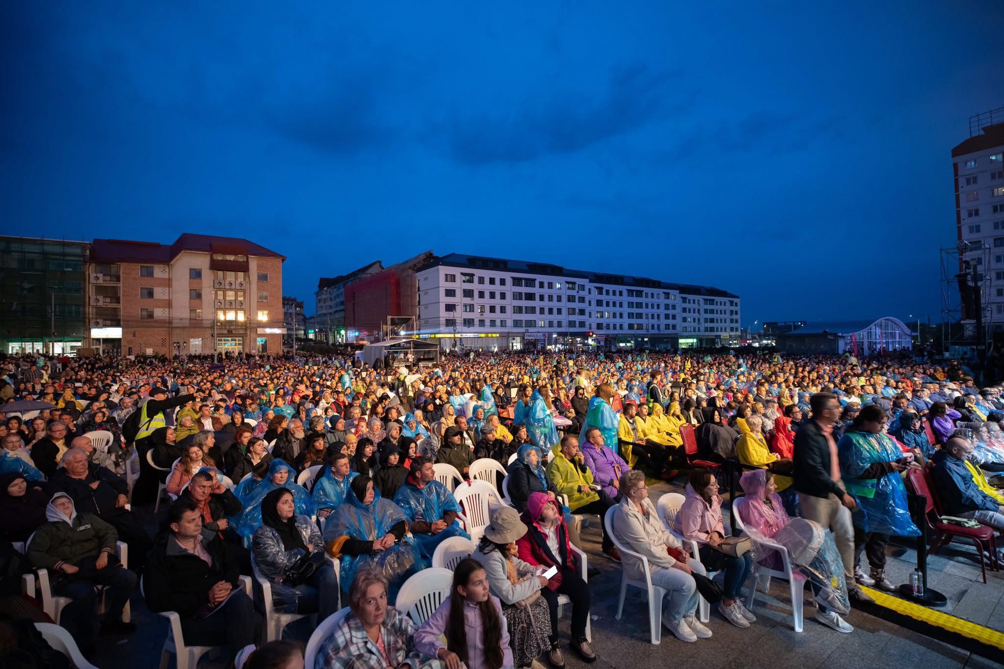 Classical Crossover cucerește România: 10.000 de spectatori la concertul „Lyrica” al sopranei Irina Baiant, la Suceava, 15.000 de spectatori în București la Andrea Bocelli și Jose Carreras 